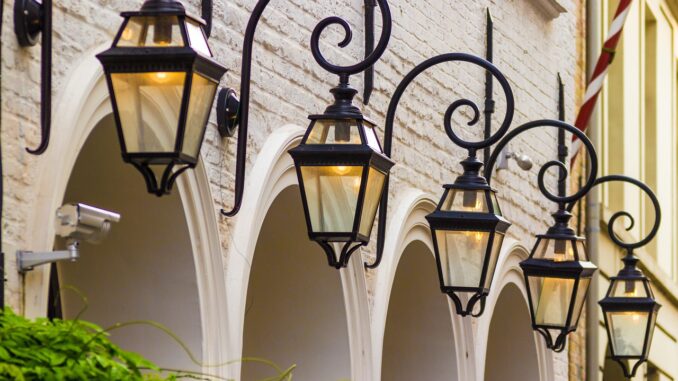 outdoor lighting découvrez nos solutions d'éclairage extérieur pour illuminer votre jardin, terrasse ou façade. profitez d'une ambiance chaleureuse et sécurisez vos espaces extérieurs avec des luminaires design et durables.