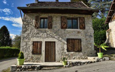 découvrez nos solutions professionnelles de rénovation de biens immobiliers : améliorez, modernisez et valorisez votre propriété grâce à notre expertise en travaux de rénovation intérieure et extérieure.