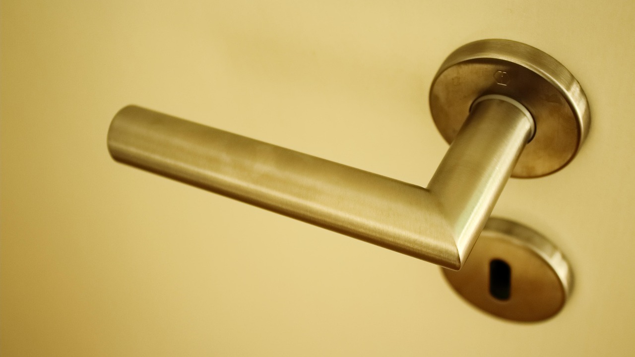 découvrez notre gamme de portes de sécurité robustes pour protéger votre maison ou votre entreprise. sécurité optimale, design moderne et installation professionnelle. demandez votre devis gratuit !